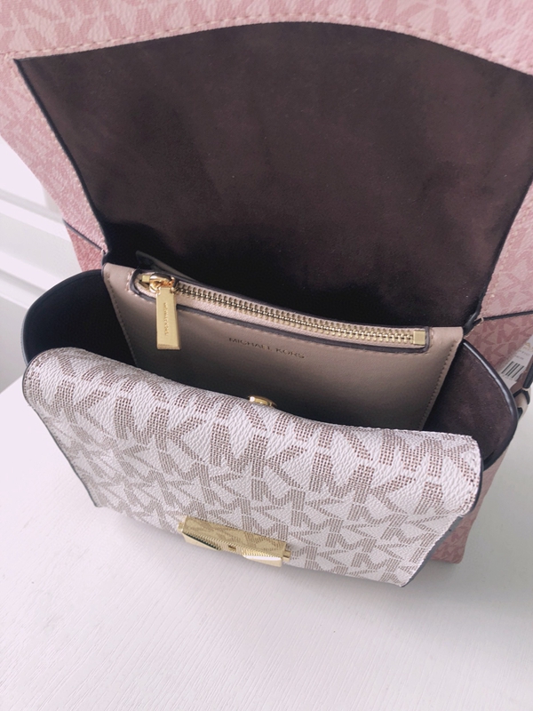 マイケルコースバッグ着用イメージ